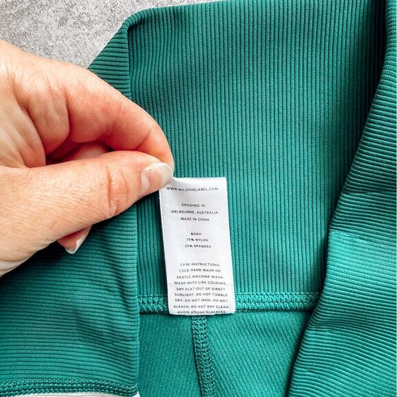 Wilo Green Ribbed Cross Over Waist Crop Leggings Size Medium - Picture 7 of 7